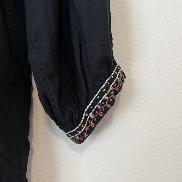 Lucky Brand black and stitched blouse - Picture 5 of 6